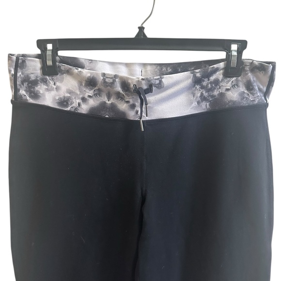 Lululemon Astro cropped pant size 12 EUC - Picture 2 of 5
